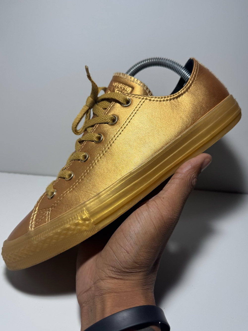 Converse All Star “Gold Metallic” Ox Lo Top Sneaker Youth Size 6 / Women’s 7.5